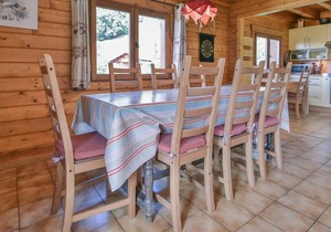 Mountain Chalet, 4 Bedrooms, Sleeps 9, Terrace, Garden, Near Shops!