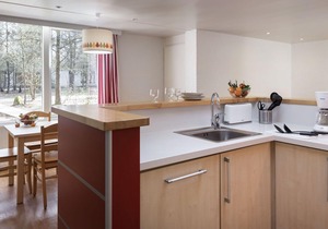 Nice apartment in villa for 4 people with pool, WIFI, hot tub, TV, terrace and parking