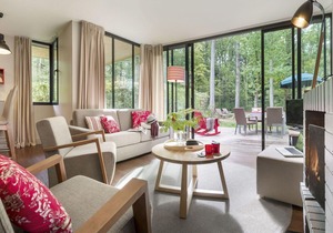 Nice apartment in villa for 6 guests with WIFI, pool, hot tub, TV, terrace and parking