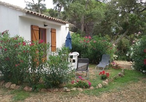 PALOMBAGGIA Air-conditioned studio in the heart of the maquis 700 meters from the beach