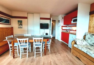 Plagne 1800 - Cozy 1BR Apartment with Balcony, Ski Locker, Parking, Near Shops
