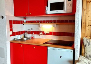 Plagne 1800 - Cozy 1BR Apartment with Balcony, Ski Locker, Parking, Near Shops