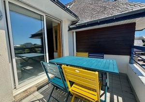 Quiberon Center 3-Room Apartment, 48m², 20m from Beach, Pet Friendly, Parking, Loggia