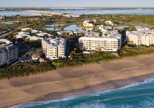 Relaxing Oasis by the Sea! 3 Roomy Units, On-site Pools, Near Bathtub Reef Beach