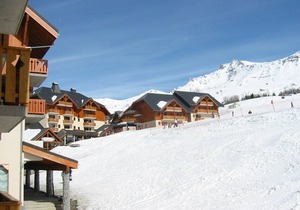 Renovated 4/6-person apartment in ST FRANCOIS LONGCHAMP, 80 m from a chairlift.