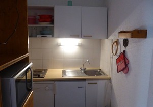 Renovated Cozy Apartment for 4-5 People with Pool Access