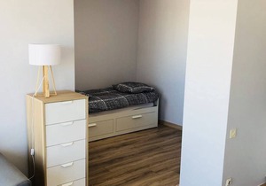 Renovated Studio Cabin 200m from Beach - Private Parking