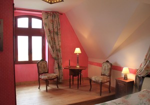 ROOMS, Bordeaux region, wine route, baths, cures.