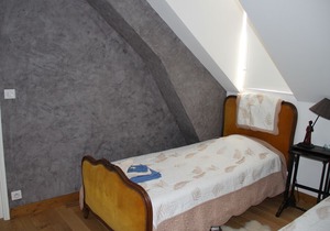 ROOMS, Bordeaux region, wine route, thermal baths, cures.