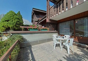 Ski-in/ski-out studio with terrace, parking and Wi-Fi - sleeps 4
