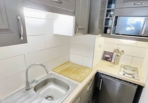 Ski-in/ski-out studio for 4, near shops and south-facing balcony in Tignes