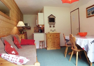 South-facing flat with balcony