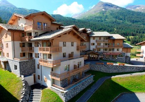 Spacious Apartment at the Foot of the Slopes with Terrace and Free WiFi