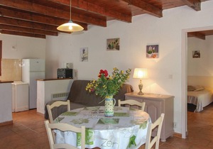 Spend your vacation in this welcoming cottage just 3 km from the gorges of the Ardèche.