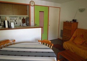 Studio cabin for 4, covered parking, 50m from slopes