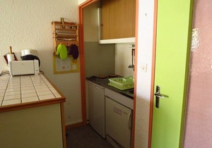 Studio cabin for 4, covered parking, 50m from slopes