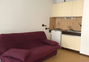 Studio Cabine in Port Leucate with Pool, Beachfront, Parking, and Nearby Shops