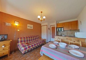 Studio RDC 4 pers, accès pistes, parking - FR-1-241-96