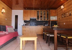 Stunning Ski-In/Ski-Out Studio for 4 with South-Facing Balcony in Alpe d'Huez