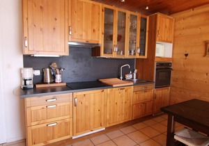 Stunning Ski-In/Ski-Out Studio for 4 with South-Facing Balcony in Alpe d'Huez