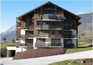 Sunny Duplex with Balcony, 6 Guests, Near Ski Resorts