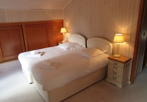 Tidy chalet in the woods of the beautiful Dordogne