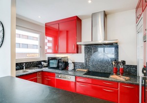 Tignes - Cozy 3-room apartment, sleeps 8, ski-in/ski-out, close to shops, WiFi