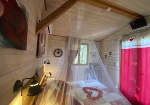 Unusual bed and breakfast in Barjols en Provence Verte