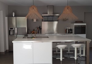 Villa heated pool 100m beach, 20 m from the port, terrace, Seaside, air conditioning