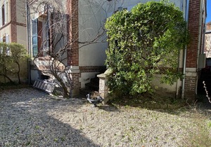 Villa near beach and shops