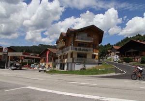 Village Center Apartment with Balcony and Parking in St Jean de Sixt, Near La Clusaz