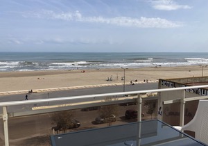 Waterfront, 58 m² air-conditioned apartment with double balcony