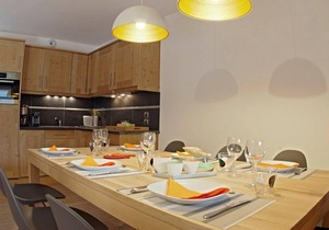 Wifi, 180m from ski slopes, 3rd floor, view mountain, balcony, parking, tv, ski locker, 79m²