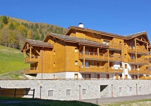 Wifi, 180m from ski slopes, 3rd floor, view mountain, balcony, parking, tv, ski locker, 79m²