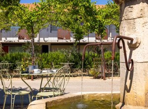 Terre De Provence Hôtel | Saint Tronquet Business Park