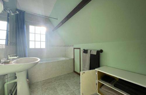 Genneville House | 100 m² House ∙ 4 bedrooms ∙ 8 guests