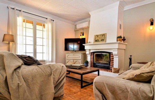 Bellegarde House | 111 m² House ∙ 4 bedrooms ∙ 9 guests