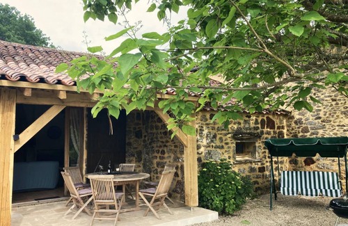 Montcabrier House | 120 m² House ∙ 2 bedrooms ∙ 4 guests