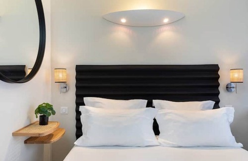 2nd Arrondissement Resort | 14 m² Private room ∙ 1 bedroom ∙ 2 guests