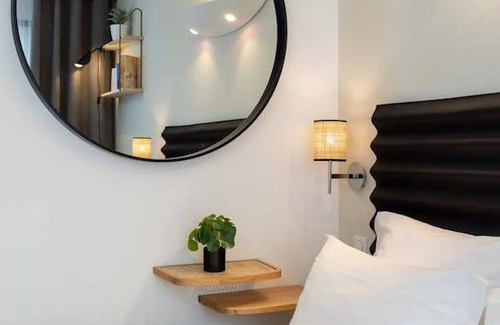 2nd Arrondissement Resort | 14 m² Private room ∙ 1 bedroom ∙ 2 guests