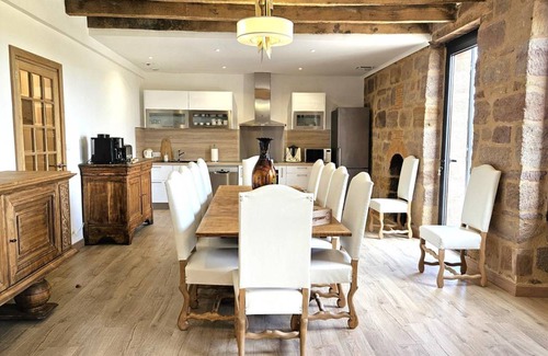 Ussac House | 140 m² Gîte ∙ 4 bedrooms ∙ 8 guests