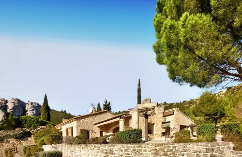 Les Baux-de-Provence House | 160 m² Farmhouse ∙ 4 bedrooms ∙ 4 guests
