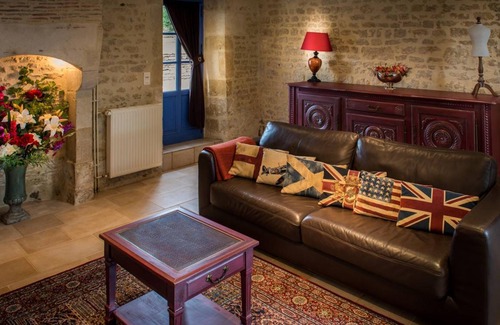 Saint-Hilaire-des-Loges Apartment | 170 m² Apartment ∙ 3 bedrooms ∙ 6 guests