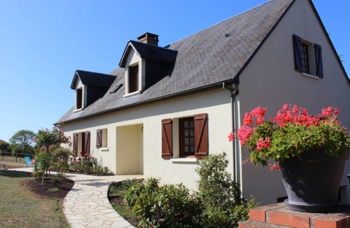 Conflans-sur-Anille Cottage | 200 m² Cabin ∙ 5 bedrooms ∙ 11 guests