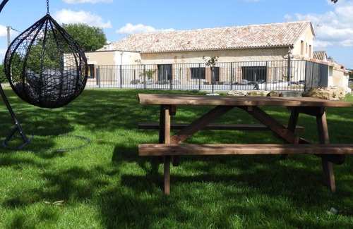 Puygouzon House | 200 m² Gîte ∙ 5 bedrooms ∙ 14 guests