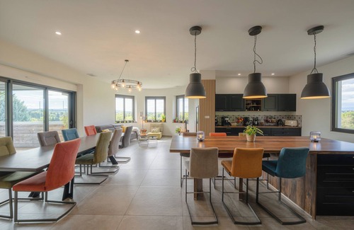 Carcassonne Villa | 200 meters from the Cité, luxury 2jacuzzis villa and heated swimming pool
