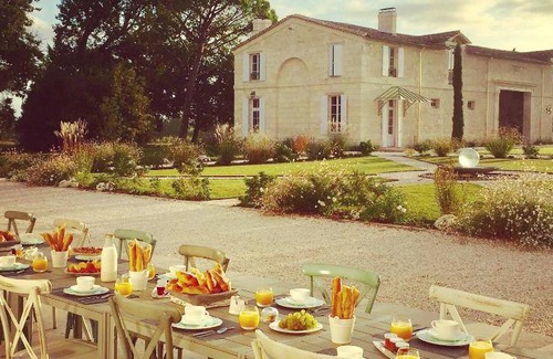 Latresne House | 202 m² House ∙ 4 bedrooms ∙ 13 guests