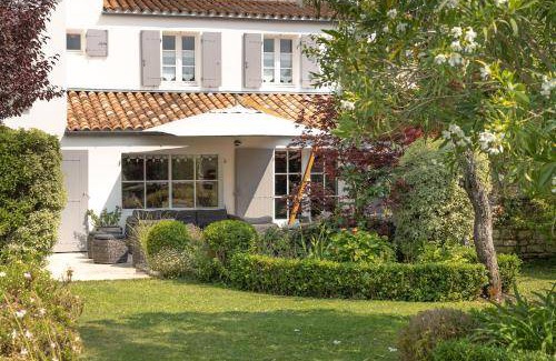 Saint-Martin-de-Re Bed & Breakfast | 220 m² Bed and breakfast ∙ 5 bedrooms ∙ 10 guests