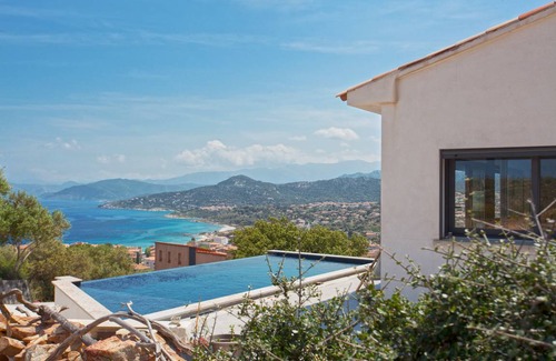 L'Ile-Rousse Villa | 220 m² Villa ∙ 3 bedrooms ∙ 6 guests