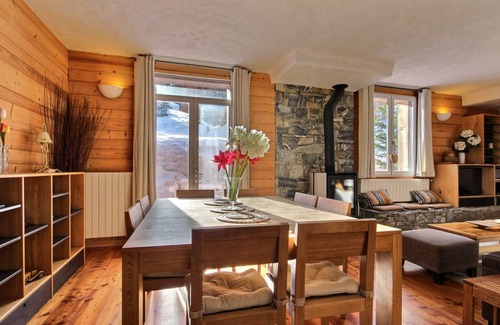 La Roche Ski Chalet | 225 m² Chalet ∙ 5 bedrooms ∙ 12 guests